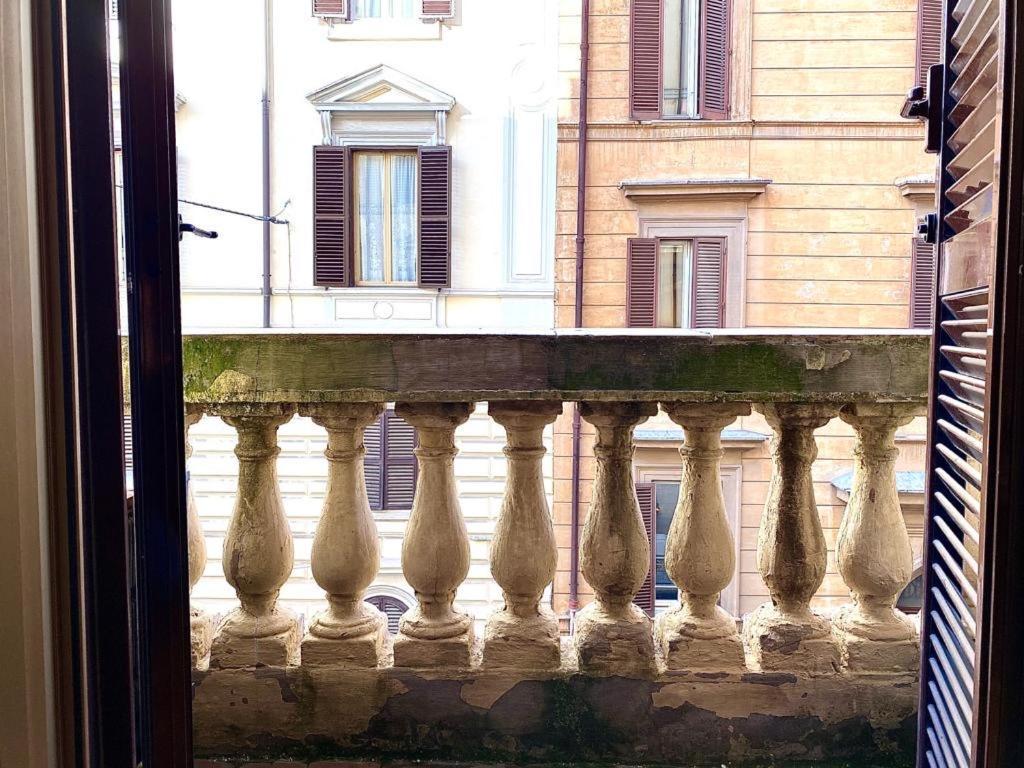 Traditional Style In The City Center Róma Kültér fotó