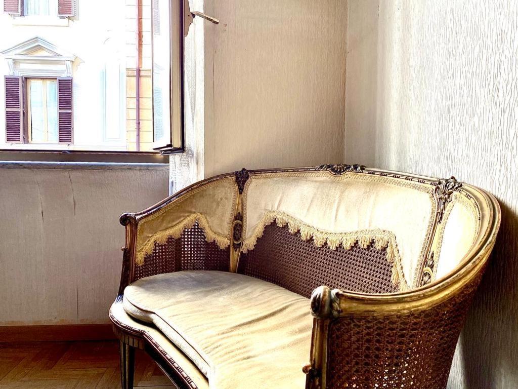Traditional Style In The City Center Róma Kültér fotó